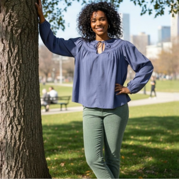 Universal Thread Tops - Universal Thread Blue Balloon Long Sleeve Blouse 
Size XS